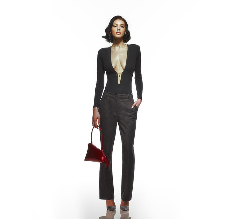 Derin V Yaka Omuz Dolgu Detaylı Üst