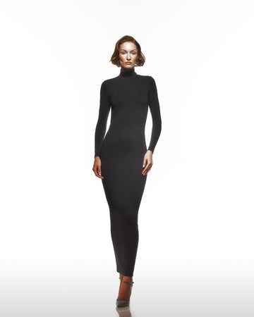 Arkası Zincir Detaylı Siyah Uzun Kollu Maksi Elbise