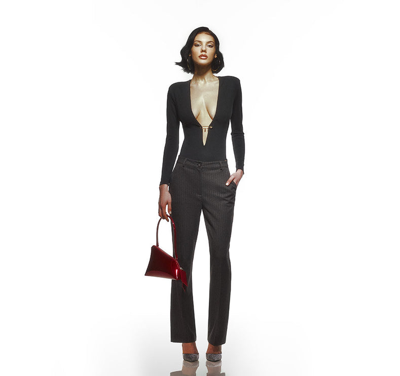 Derin V Yaka Omuz Dolgu Detaylı Üst